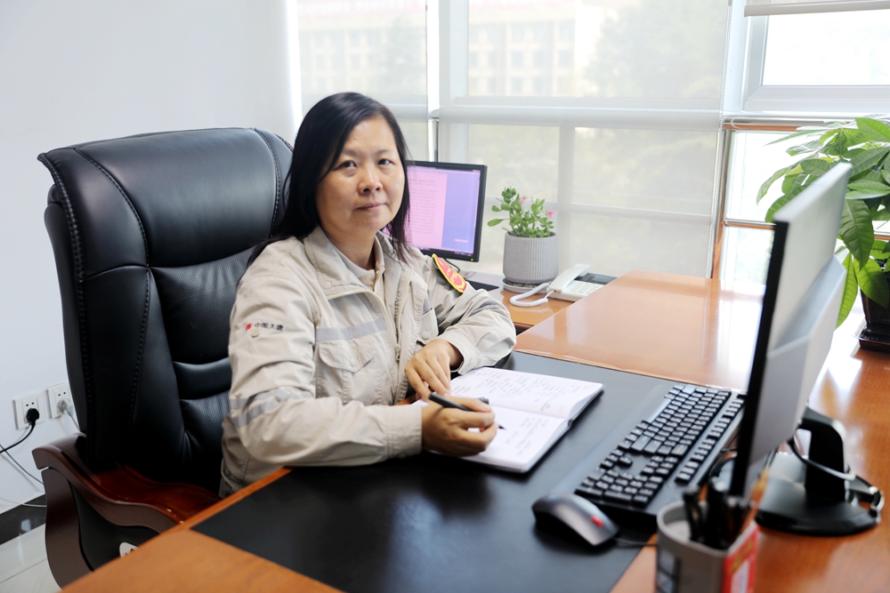 1.薛晓梅工作照（总韩城第二发电公司曹军科）.jpg