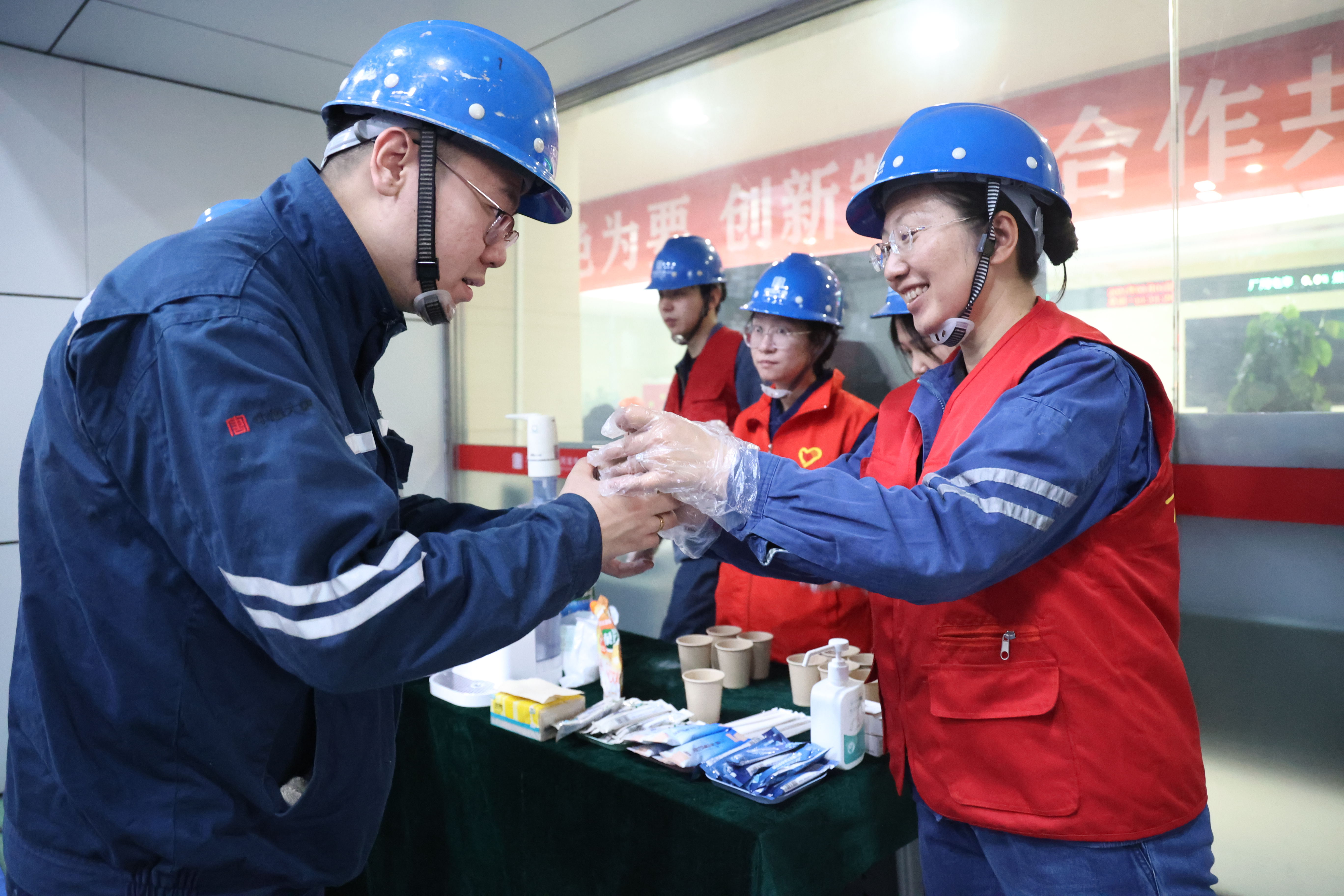 托克托发电公司：总青年志愿服务再出发 (3).jpg